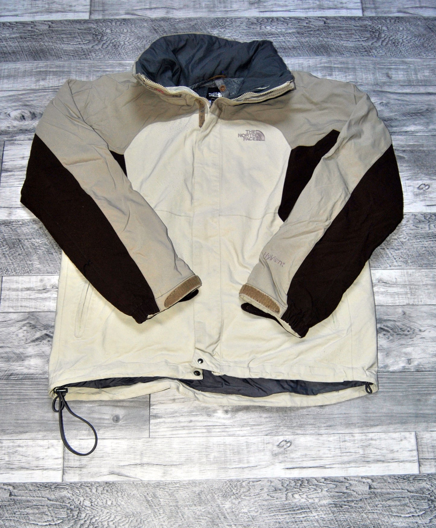 Chaqueta The North Face de color beige. Talla M. Segunda mano