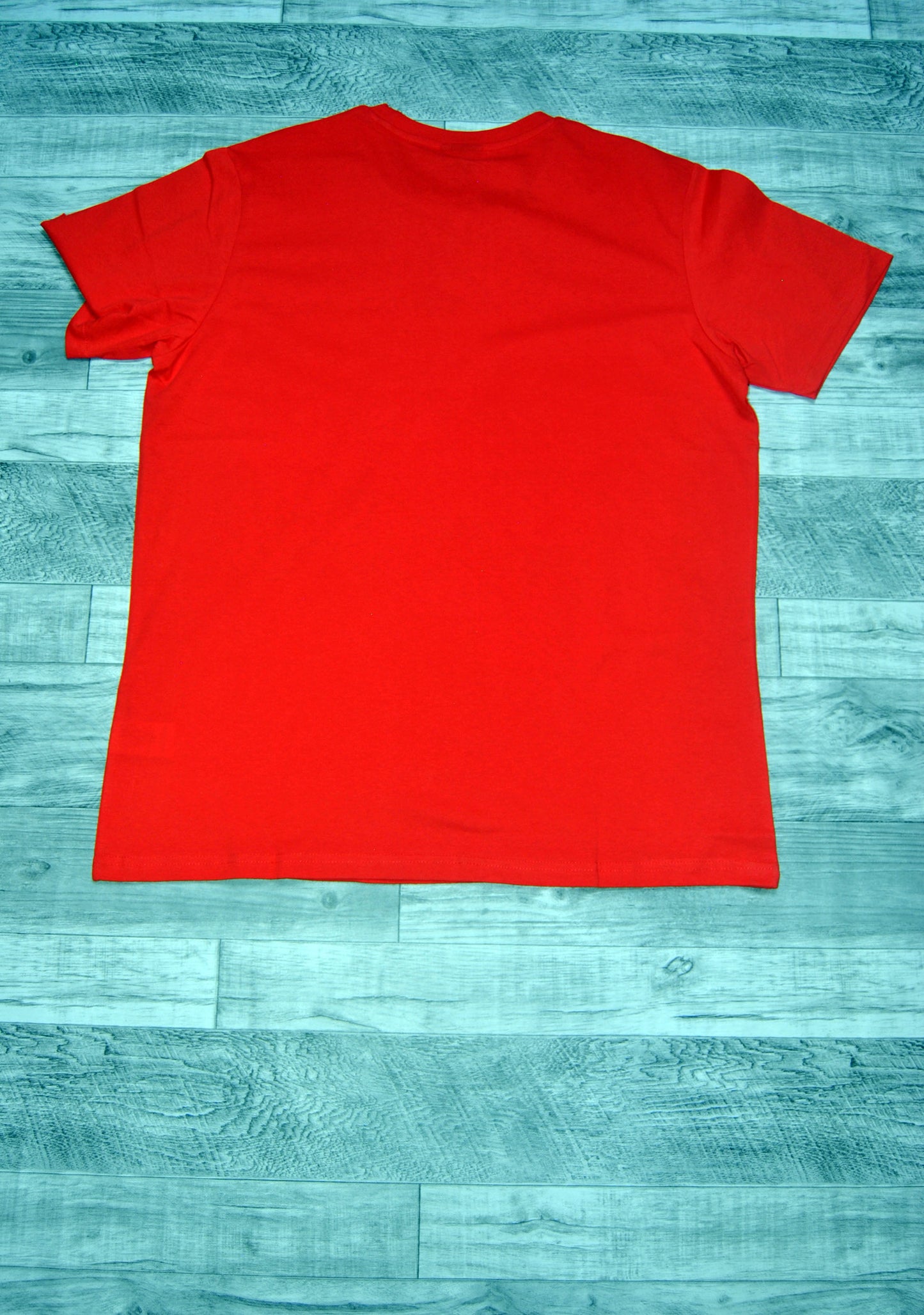 Camiseta Norway de color rojo con estampado. Talla XL.