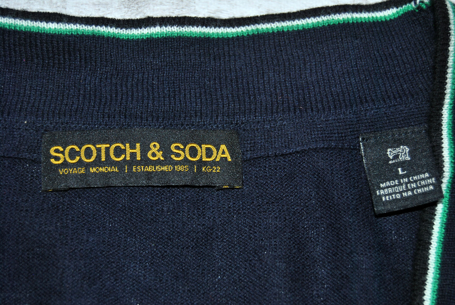 Jersey Cardigan Scotch& Soda de color negro. Talla L. Segunda mano