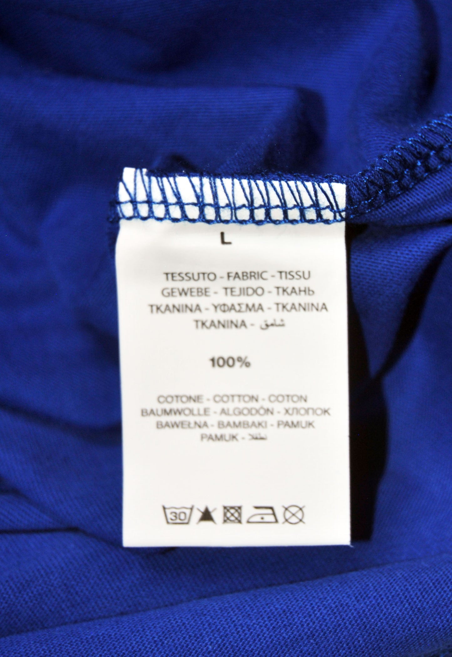 Camiseta Norway de color azul eléctrico con estampado.