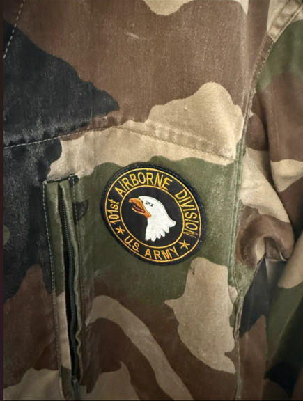 Chaqueta Militar Airborn Division . Talla M . Segunda Mano