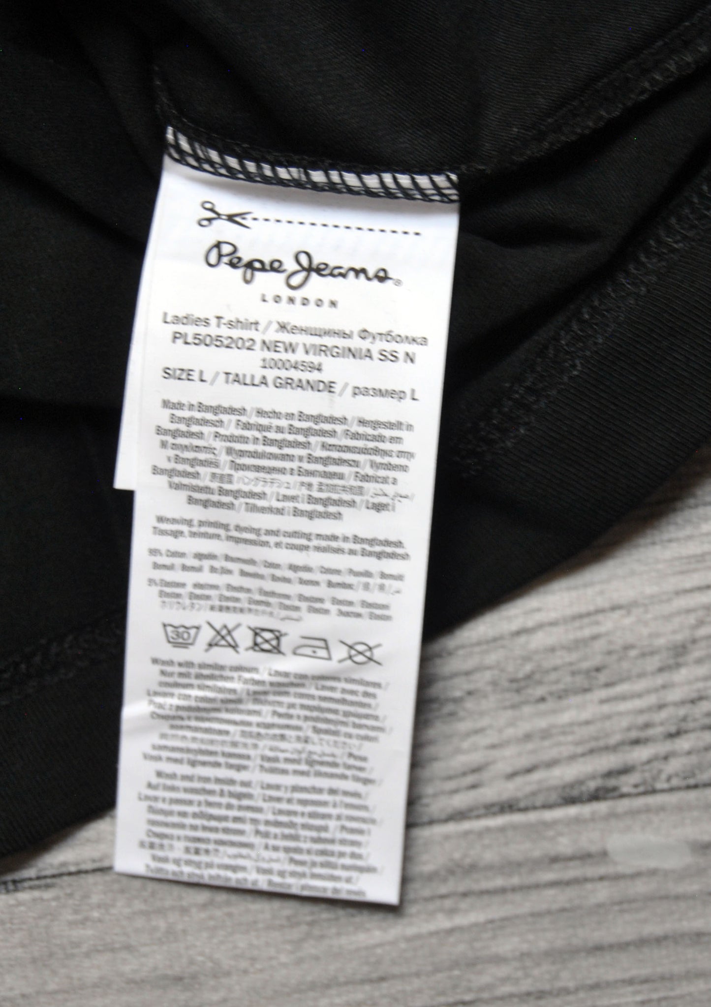 Camiseta Pepe Jeans de color negro con estampado. Talla L.