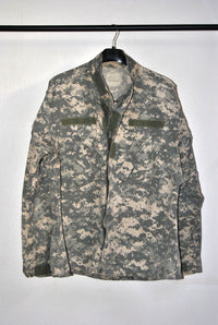 Chaqueta de combate camuflaje Us Army. Talla M . Segunda Mano