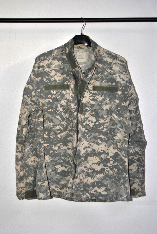 Chaqueta de combate camuflaje Us Army. Talla M . Segunda Mano
