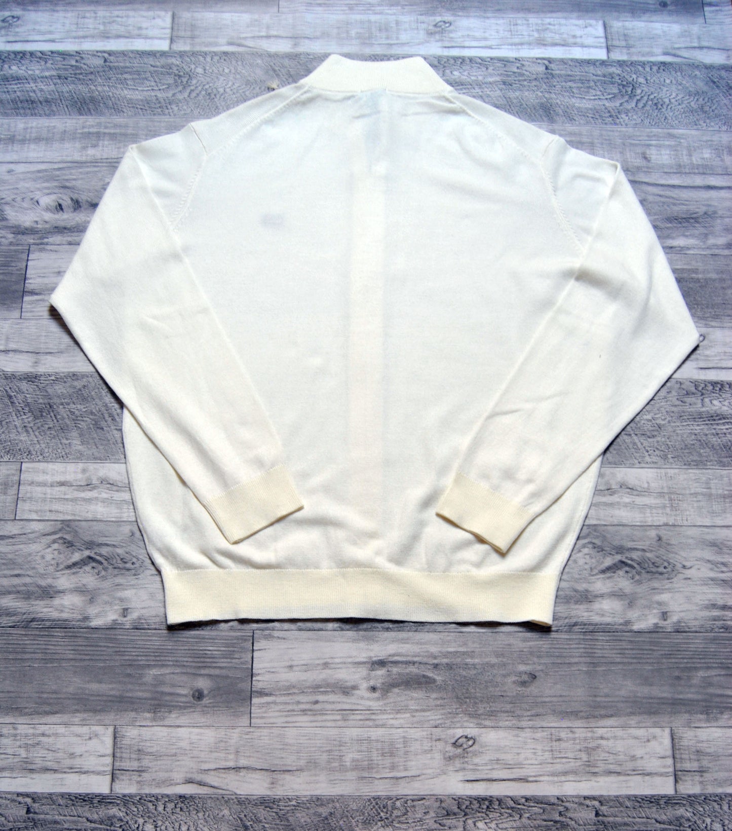 Cardigan Norway de color crema. Talla XL.