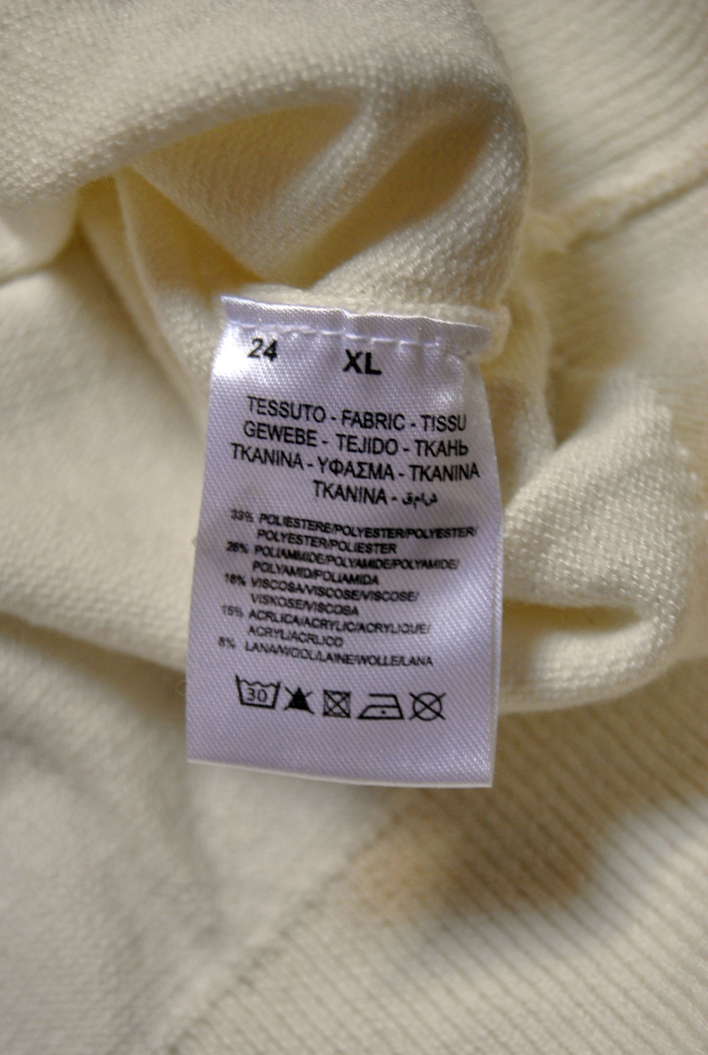 Cardigan Norway de color crema. Talla XL.