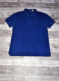 Polo Levis de color azul. Talla L. Segunda Mano