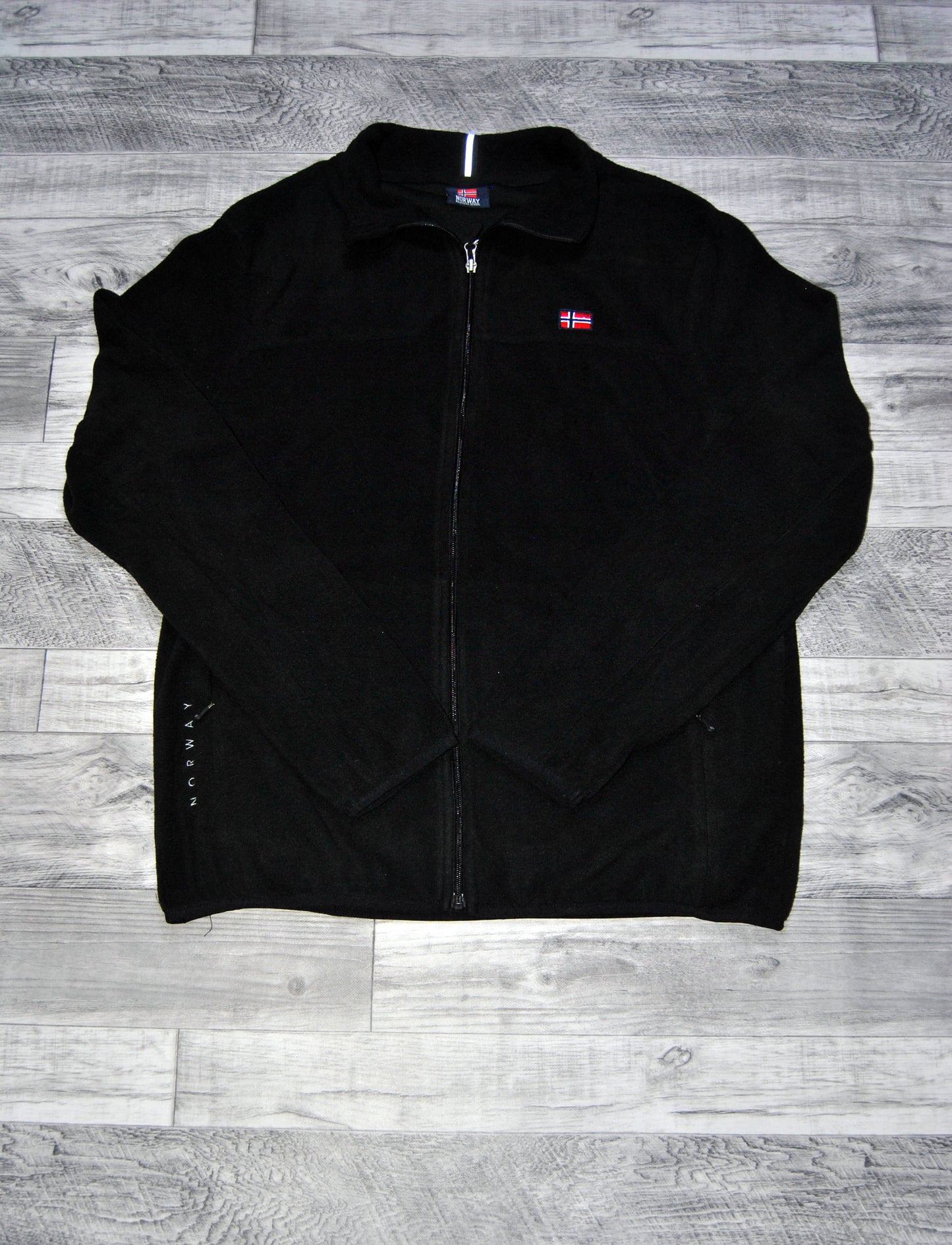 Sudadera Norway zip de color negro. Talla XL.