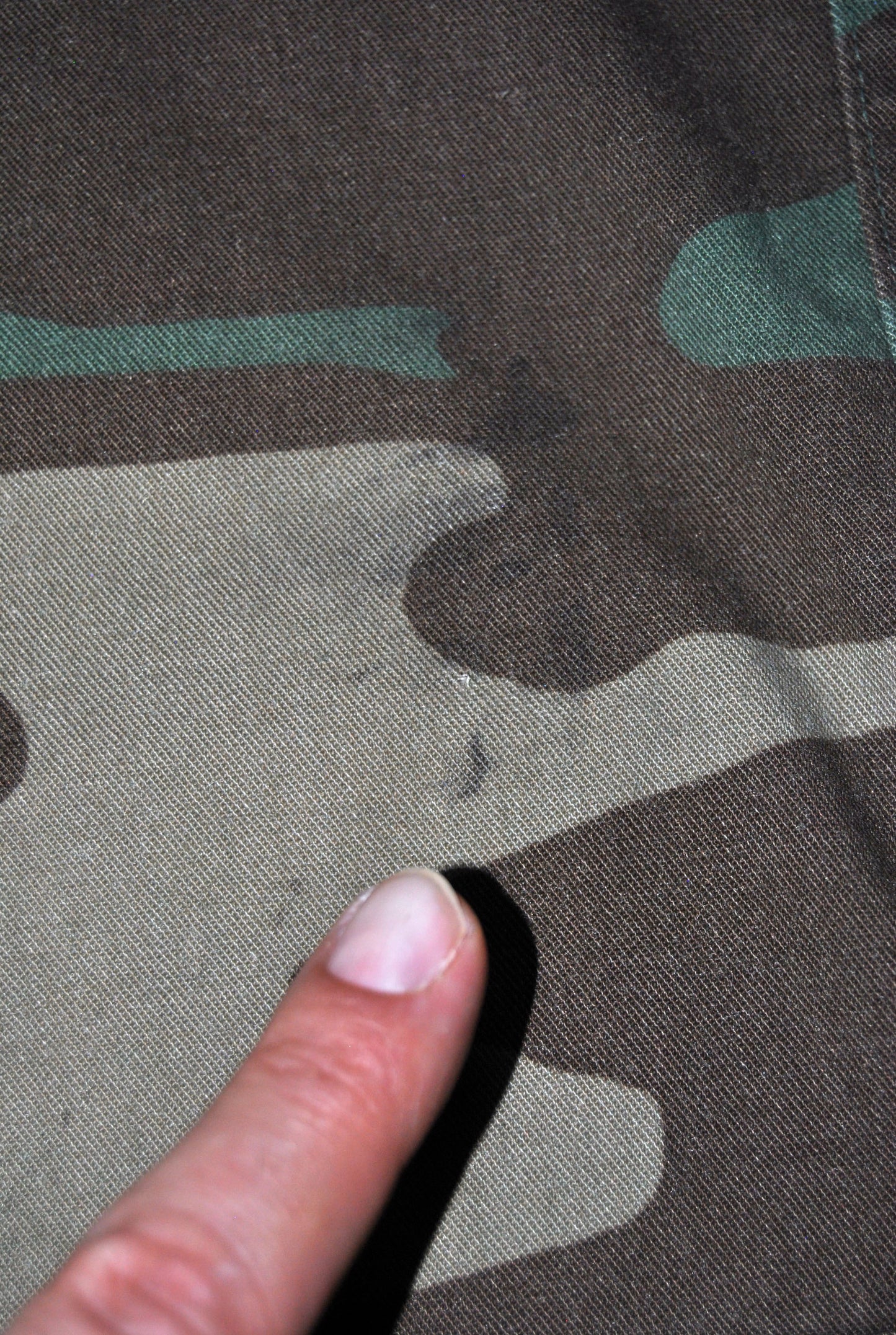 Pantalón militar de color verde militar Mujer . Talla M. Segunda mano