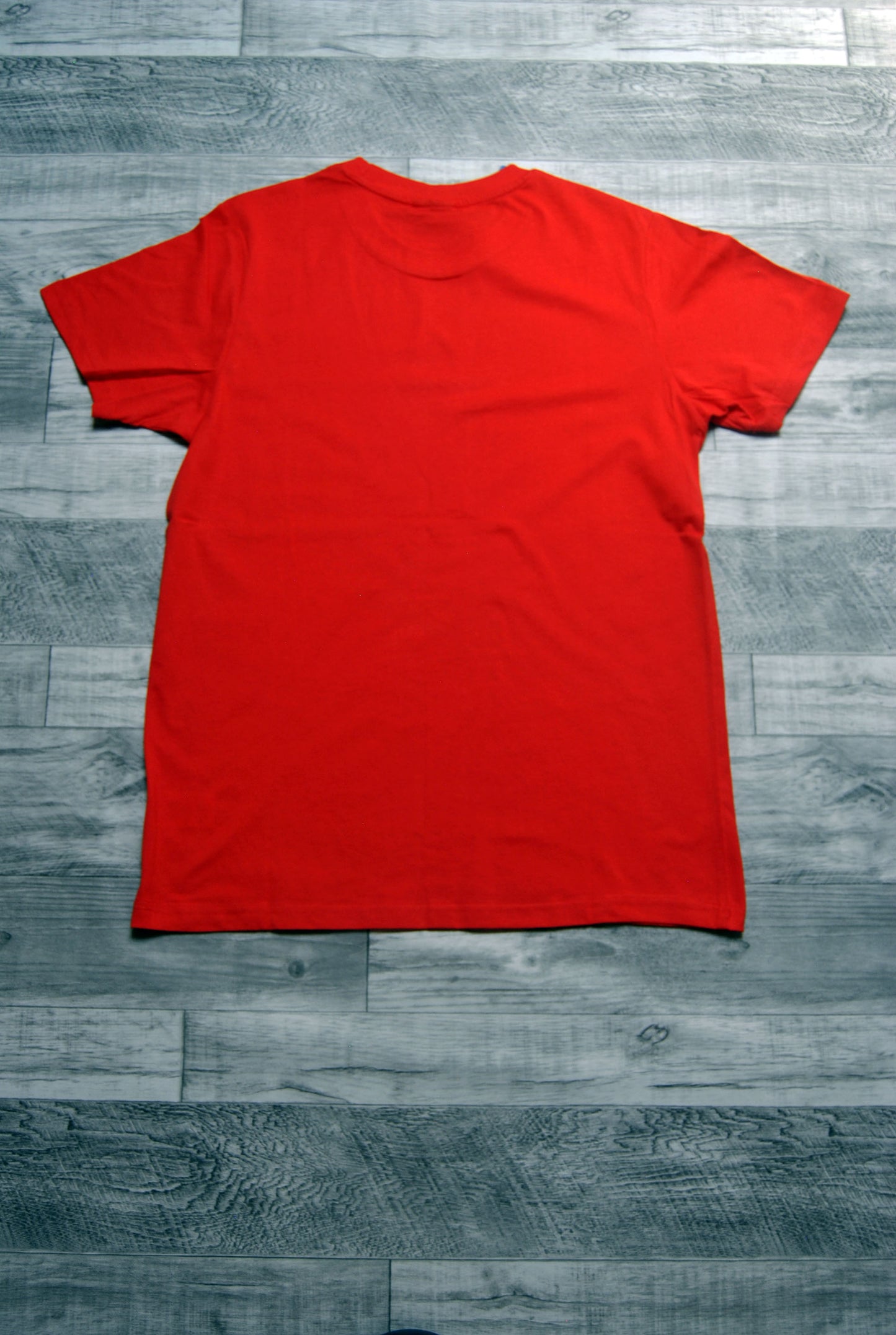 Camiseta Norway de color rojo con estampado. Talla M.