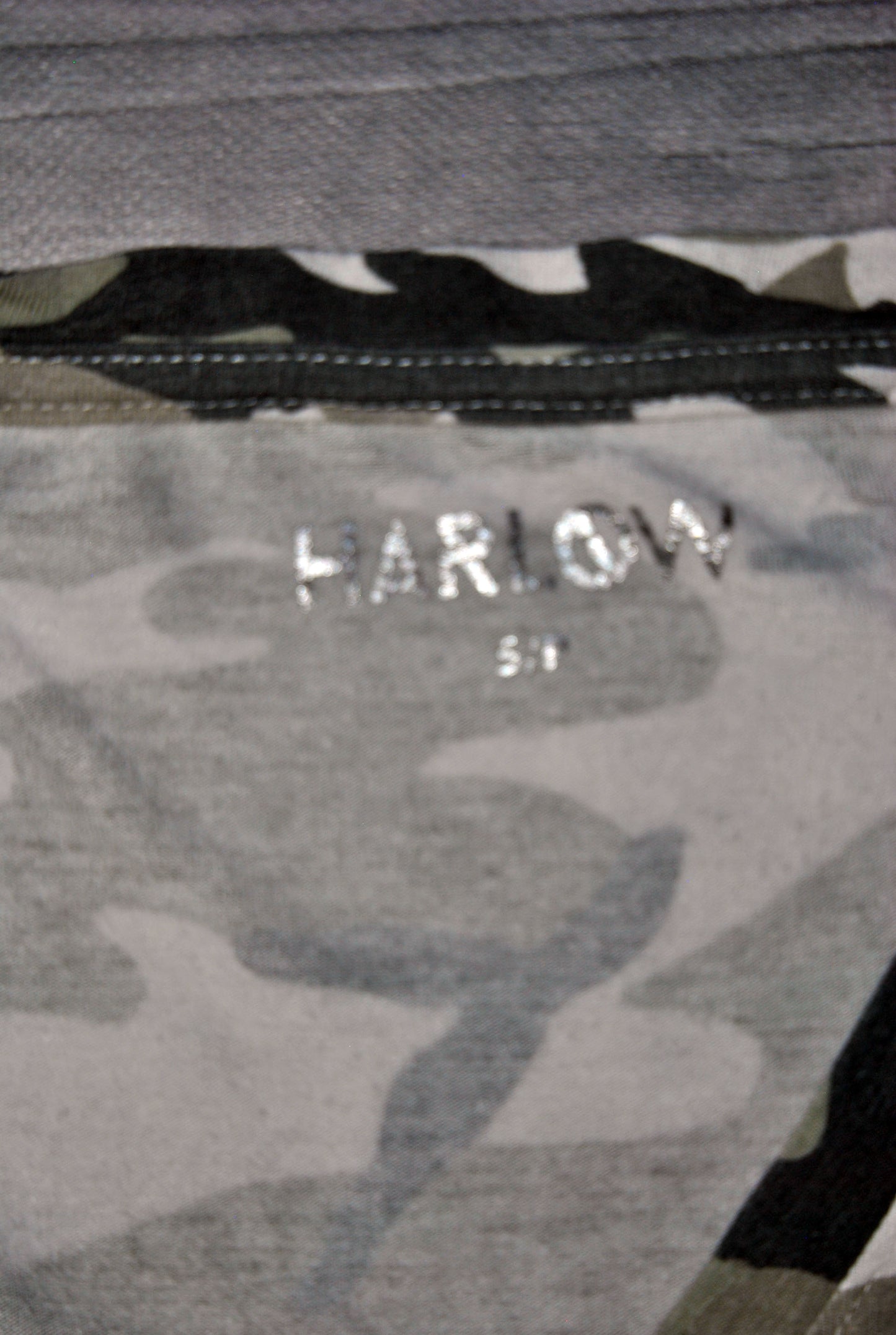 Camiseta militar Harlow de mujer de color verde militar. Talla S.