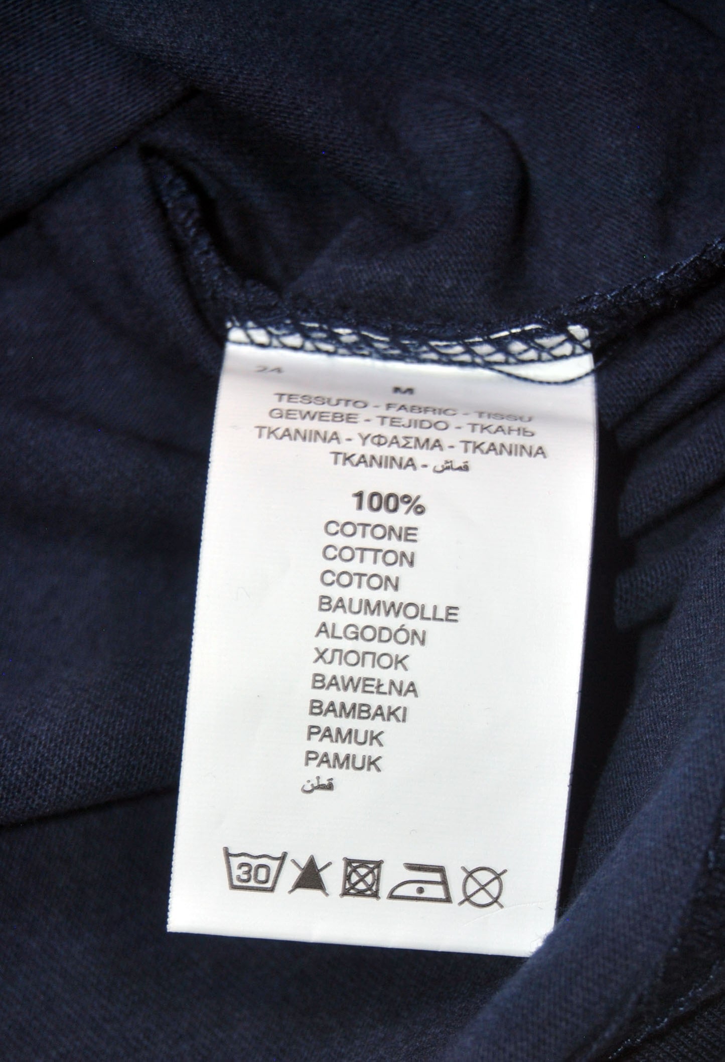 Camiseta Norway de color azul marino con estampado. Talla M.