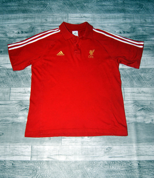 Polo Adidas equipo Liverpool de color rojo . Talla S. Segunda mano