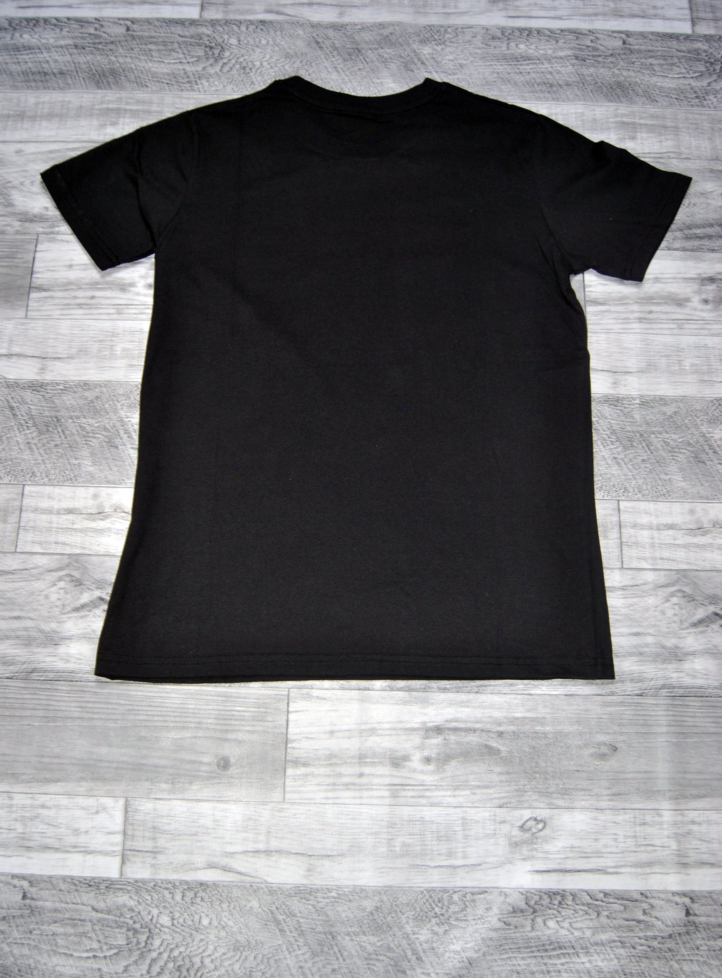 Camiseta Norway de color negro con estampado.