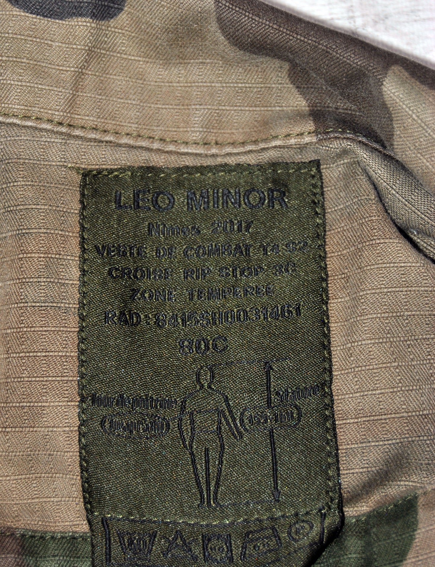 Chaqueta militar Leo Menor de color verde militar. Talla L. Segunda Mano